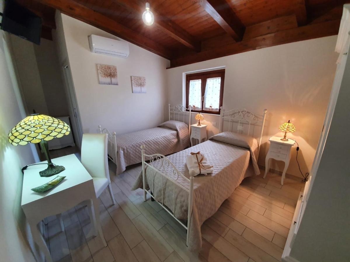 Colle Del Mirto Villa Castelnuovo Cilento Luaran gambar